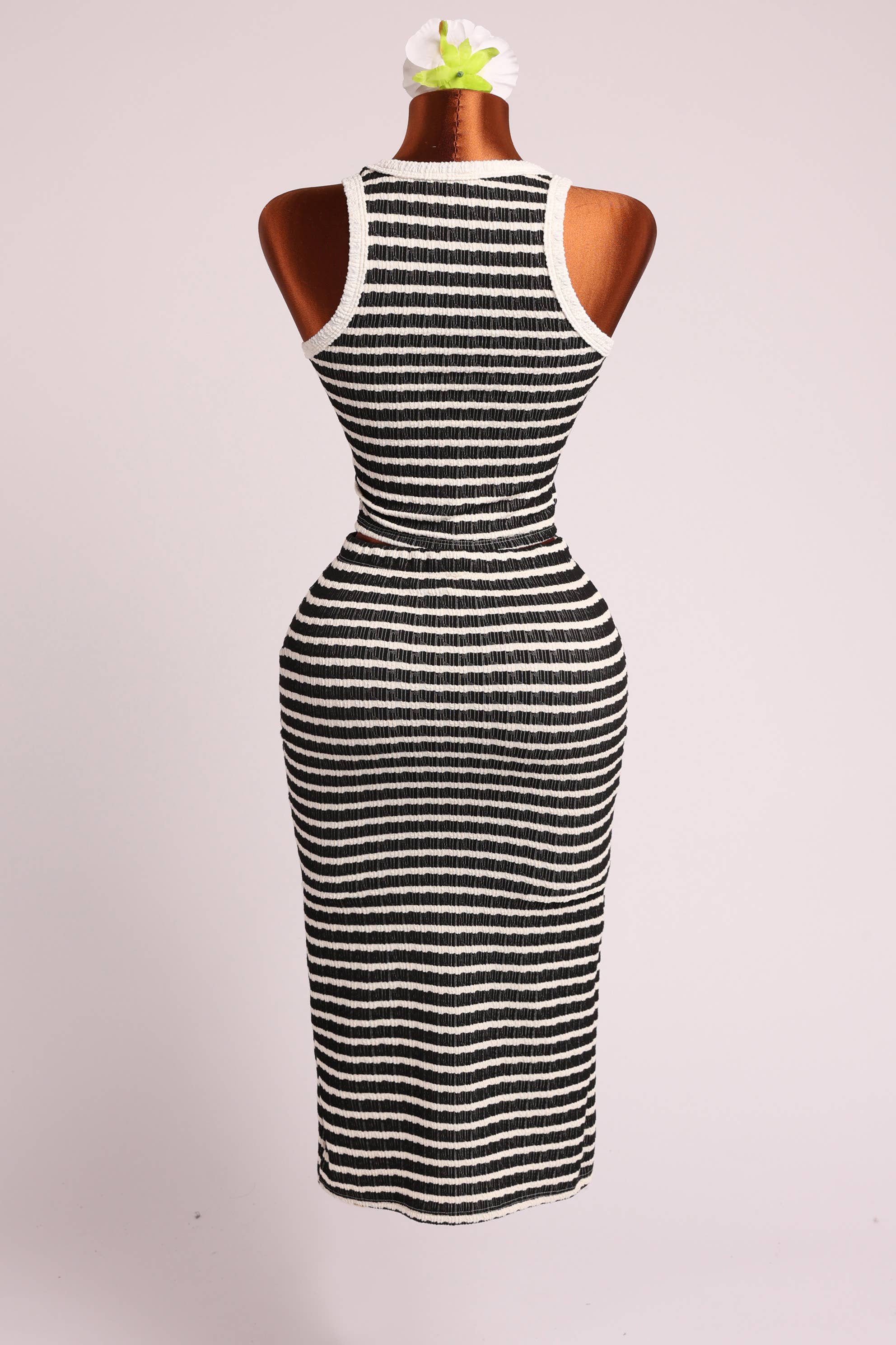 Oats sleeveless top & midi skirt set